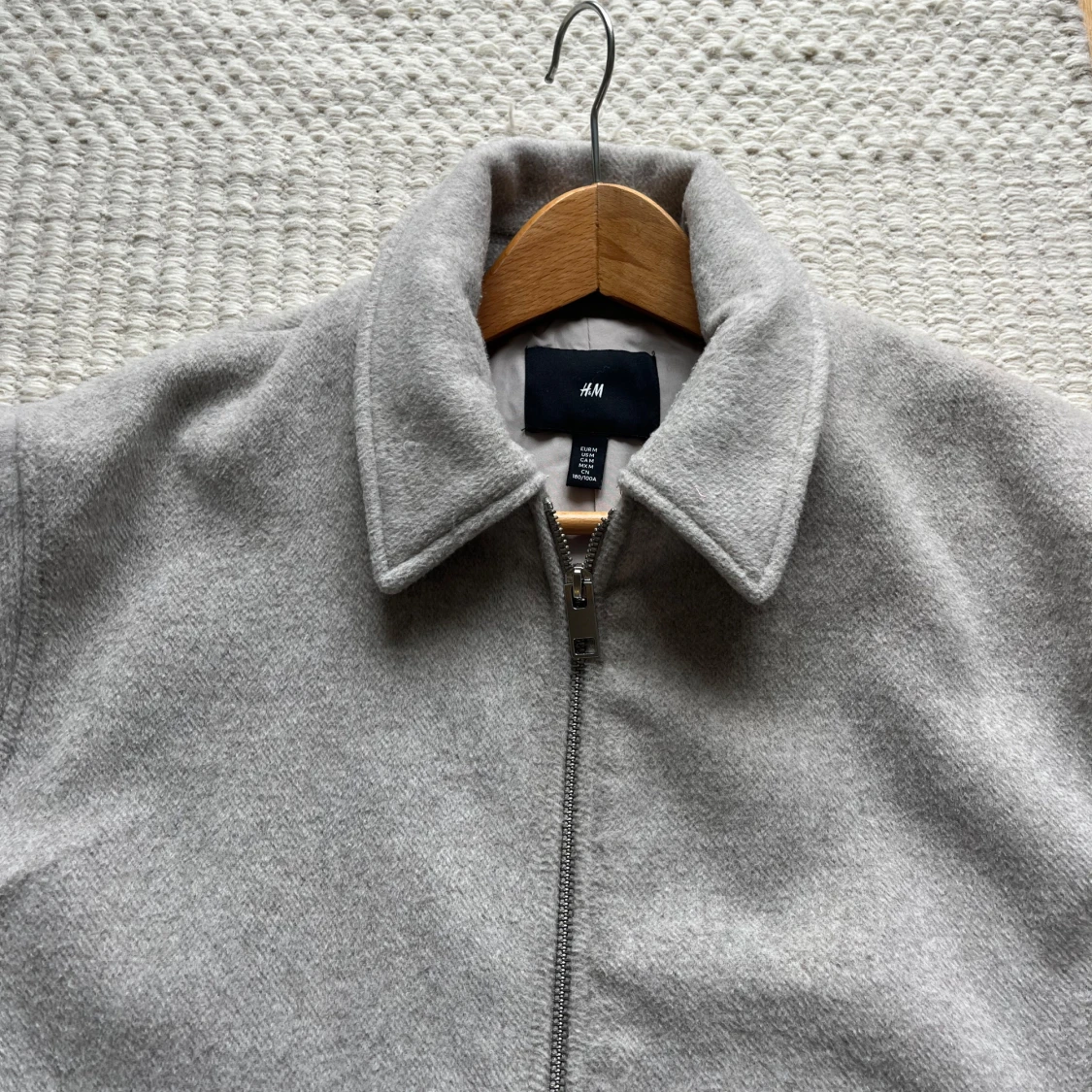 Ljusgrå ulljacka från H&M - 1