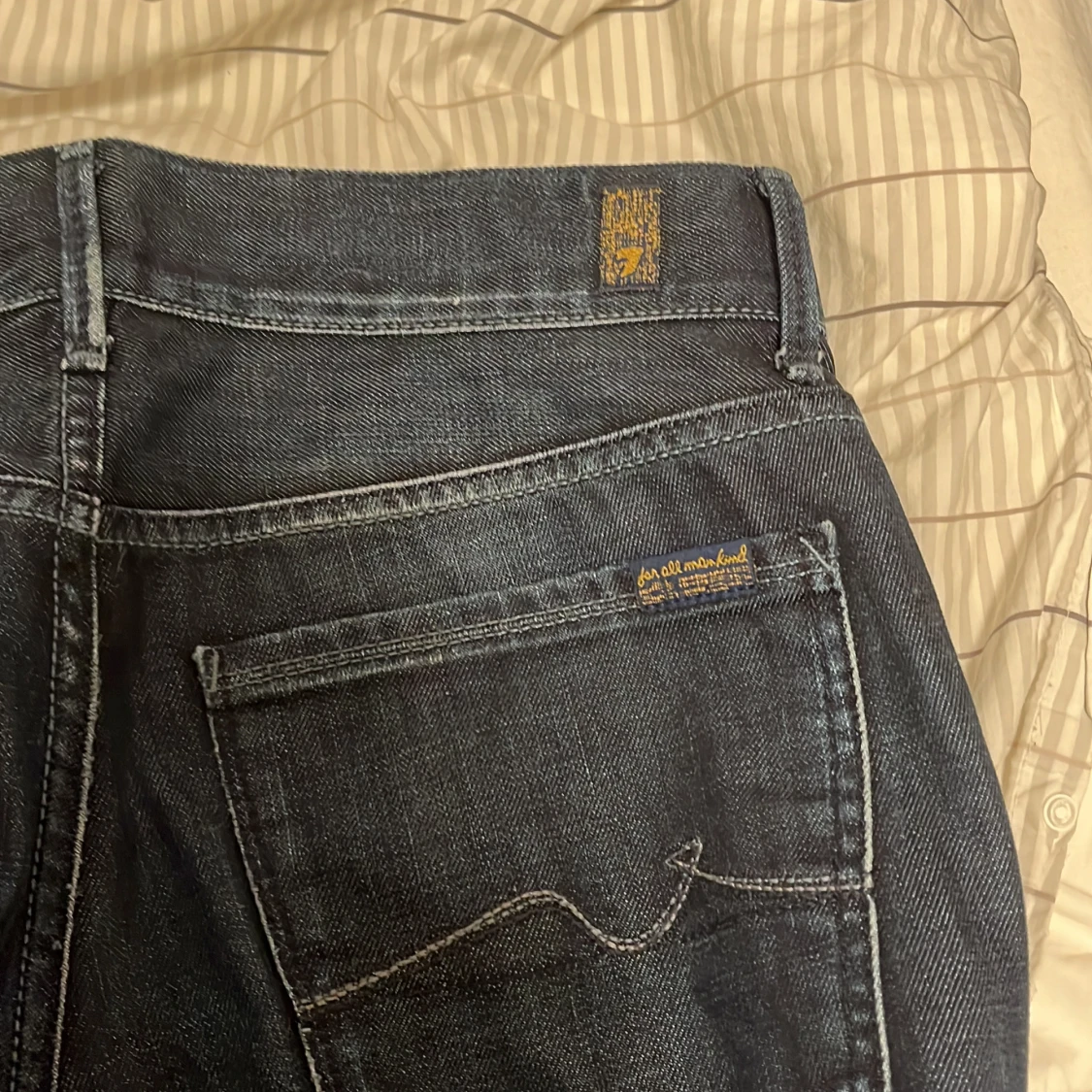 Mörkblå slim jeans från 7 For All Mankind - 3
