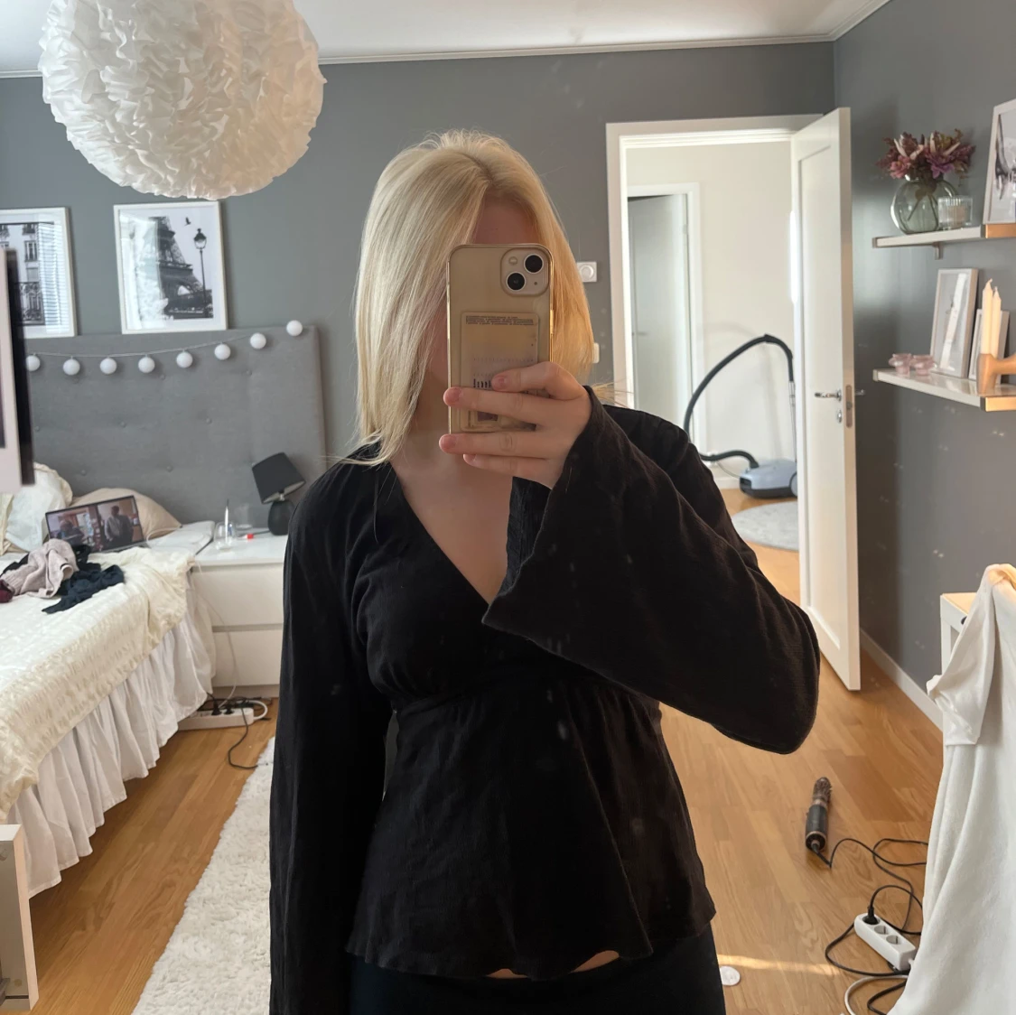 Svart blus från Gina Tricot