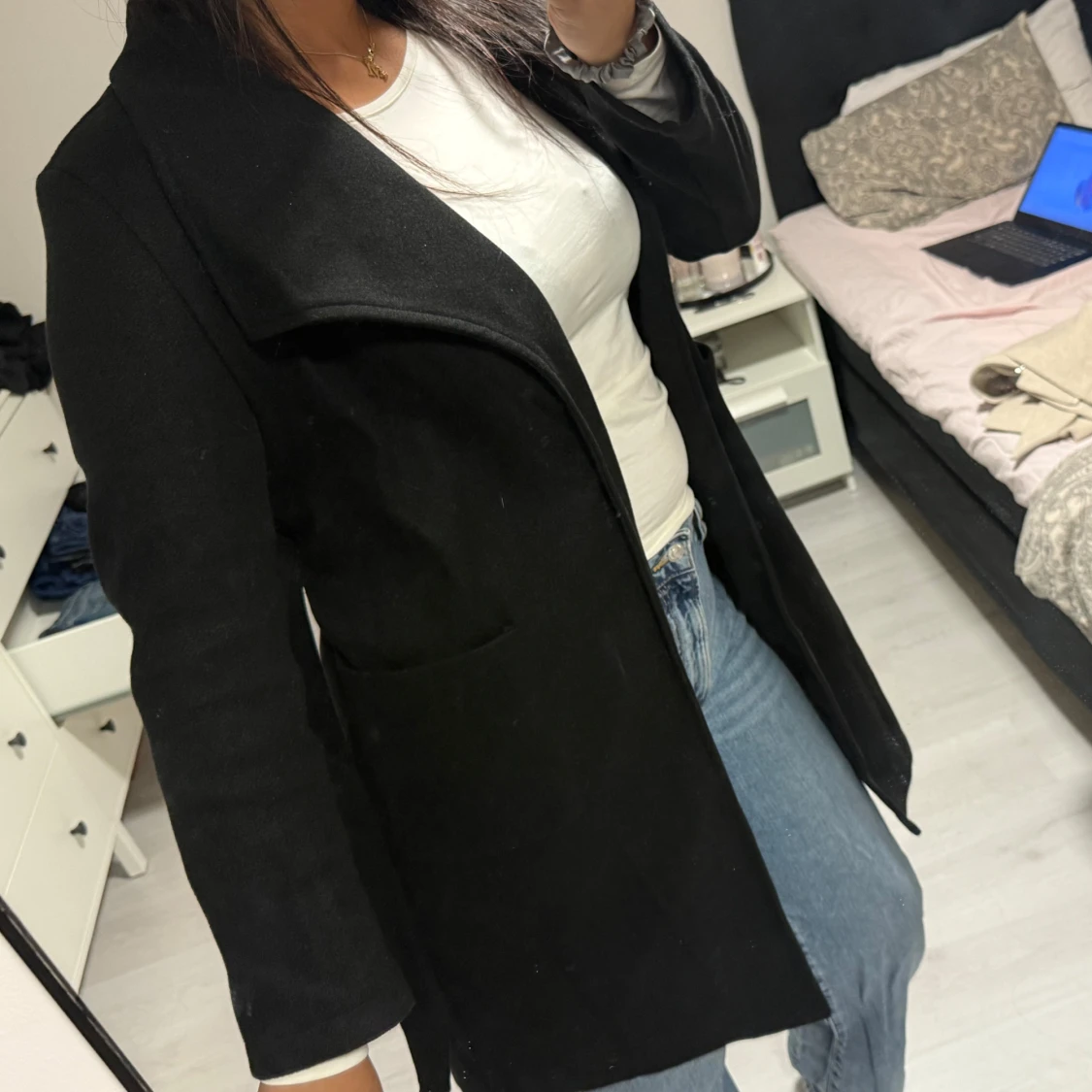 Svart kappa med bälte från Shein - 1