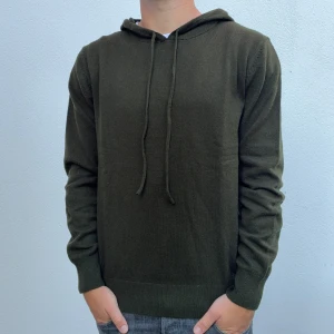 Kashmir hoodie - Grön Kashmir hoodie | Storlek M | Modellen är 177cm lång, passar längre | Endast testad, Skick 10/10 | Hör av dig vid frågor🌟