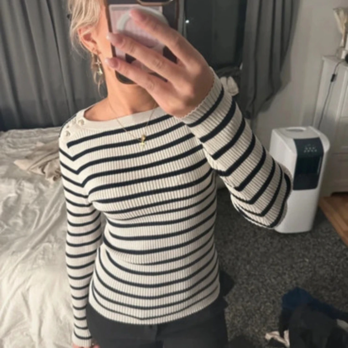 Randig ribbad tröja med knappar - 1