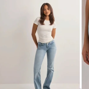 No Waist Bootcut Jeans - Snygga ljusblå bootcut jeans från Nelly, UTAN MIDJA. Snygg passform och långa i längden.