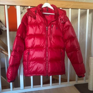 Ralph Lauren Jacka  - Ralph Lauren jacka | Storlek L | Skick 9/10 knappast använd | perfekt för dig som vill sticka ut lite i vinter😍|