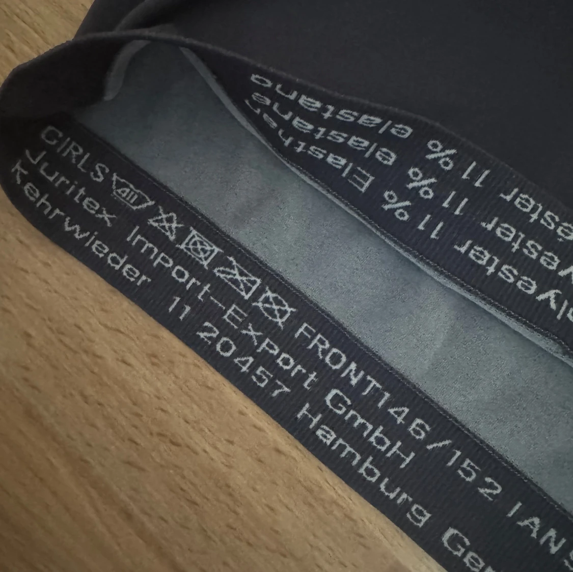 Ny, grå långärmad träningströja - 2