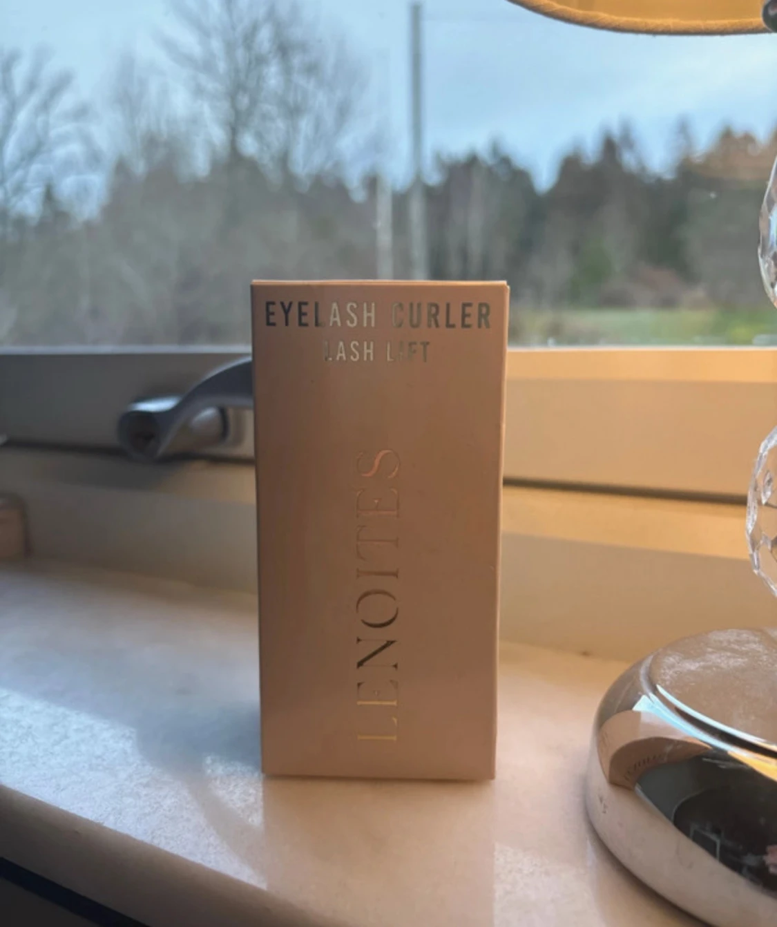 Lenoites ögonfransböjare  - 1