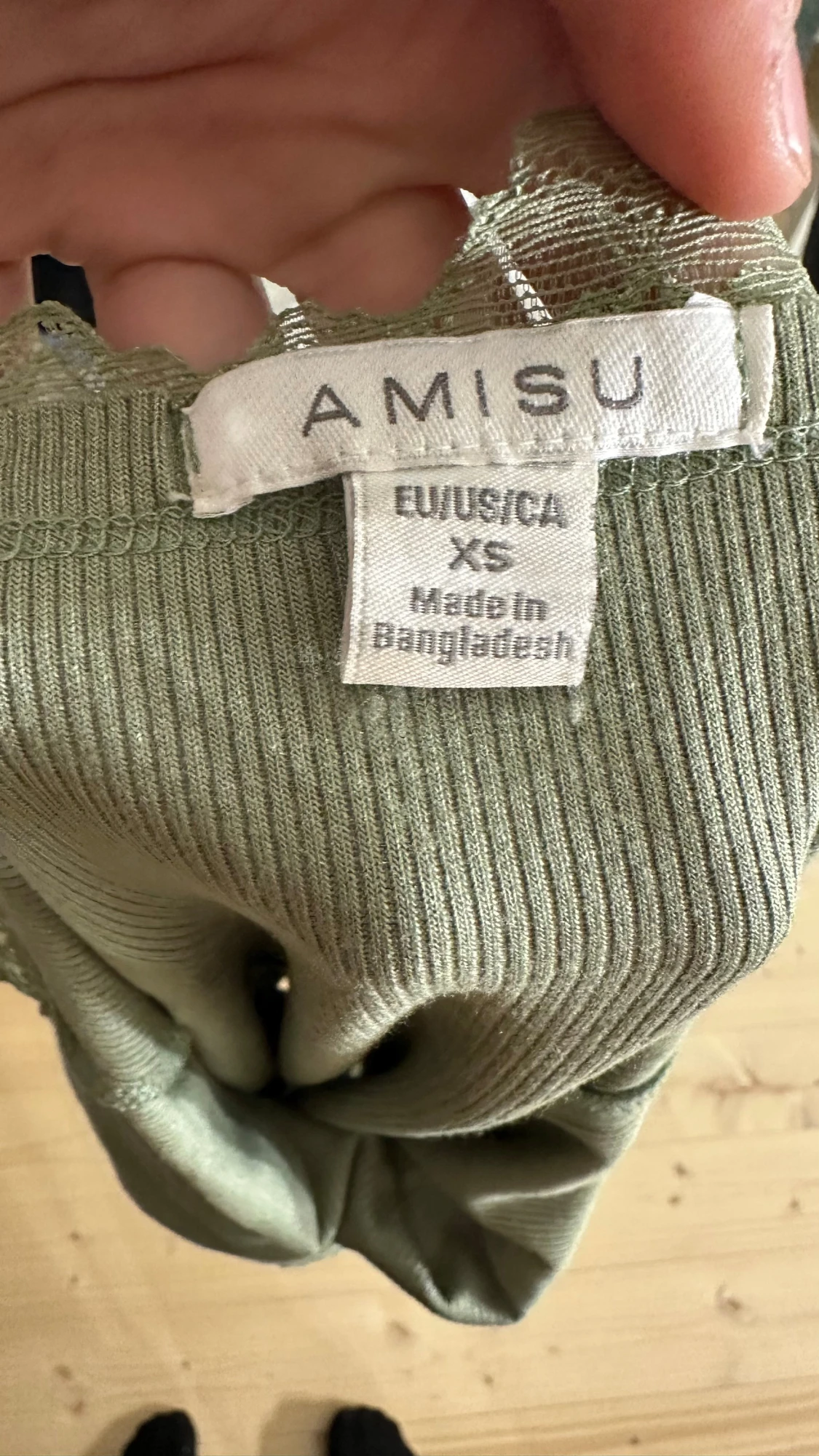 Olivgrön ribbad linnetopp från New Yorker - 1