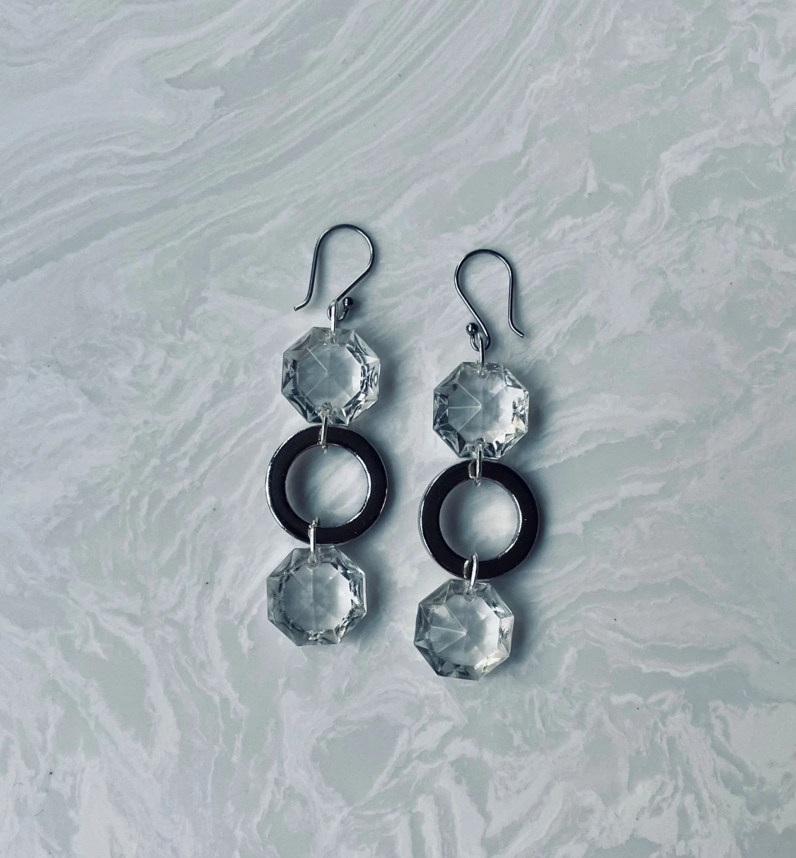 Glittriga örhängen med kristall och ring i stål - 1