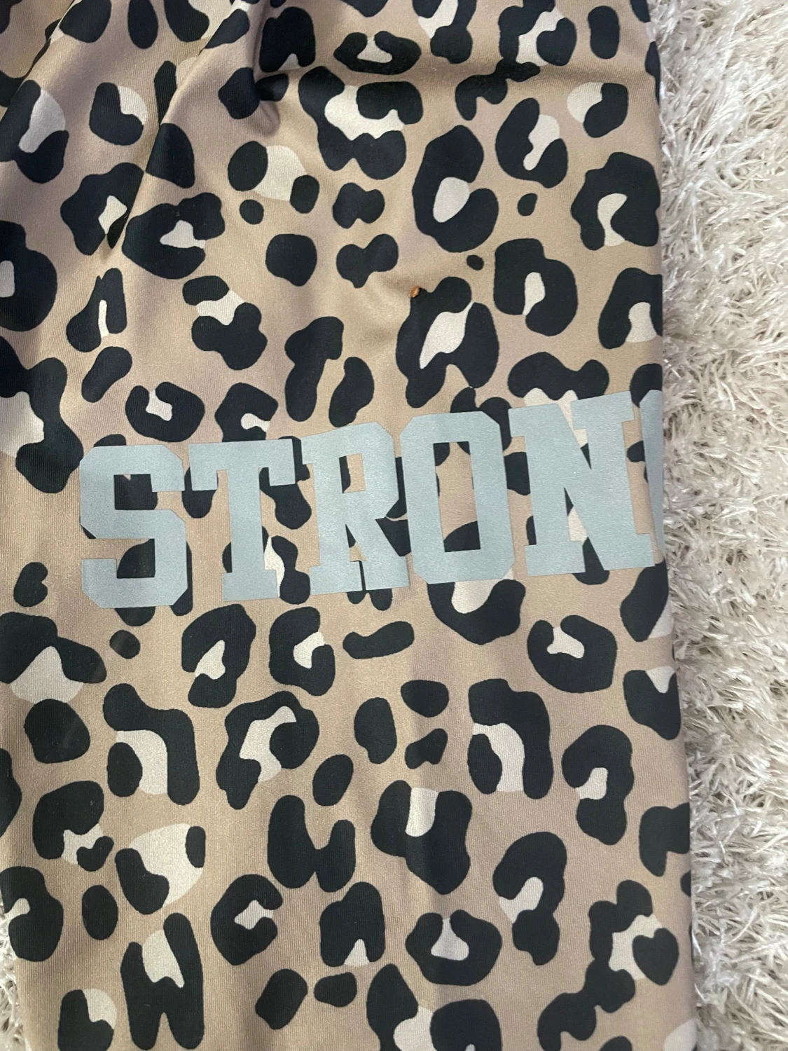 Leopardmönstrade träningsbyxor   - 3