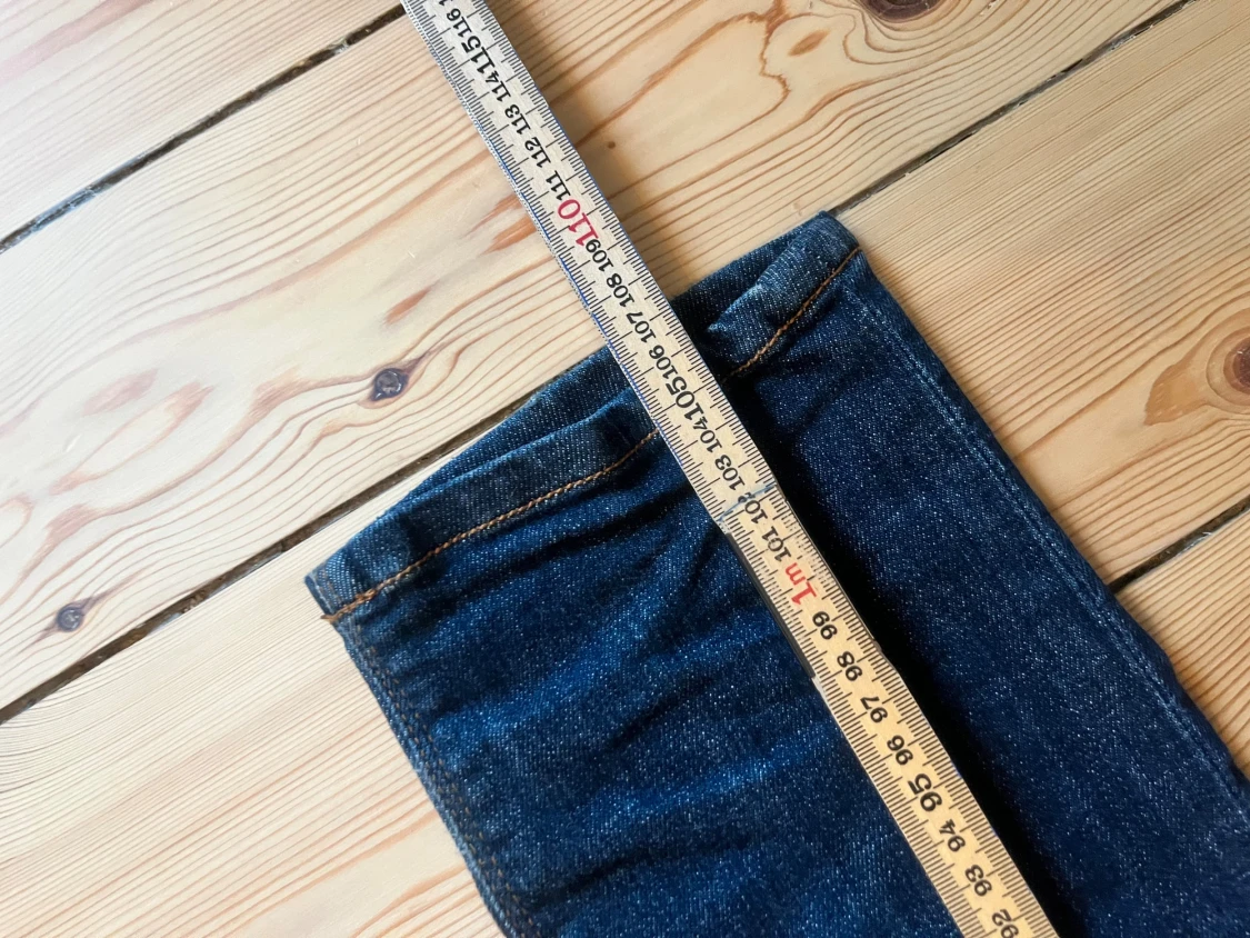 Mörkblå jeans från Re-Hash - 4