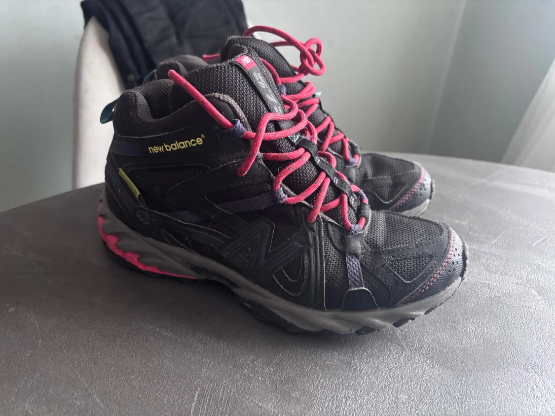 Svarta New Balance sneakers strl 37.5 - 1