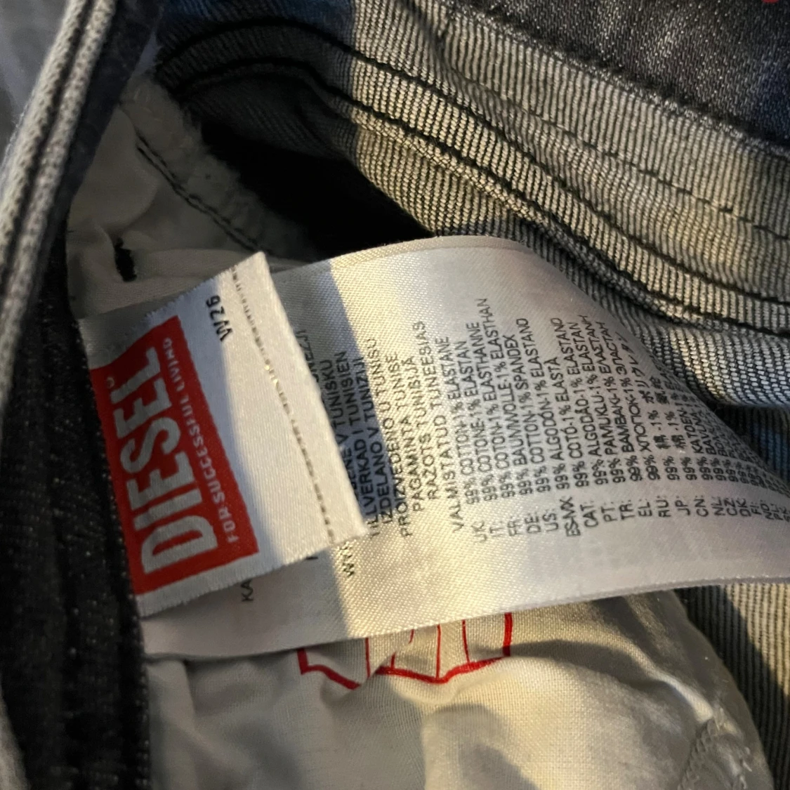 Gråa diesel jeans - 4