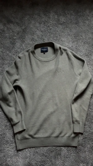 Bondelid Tröja - En skön stickad bondelid tröja i grå färg! Inga defekter! Storlek S men passar även M skulle jag säga. 👊