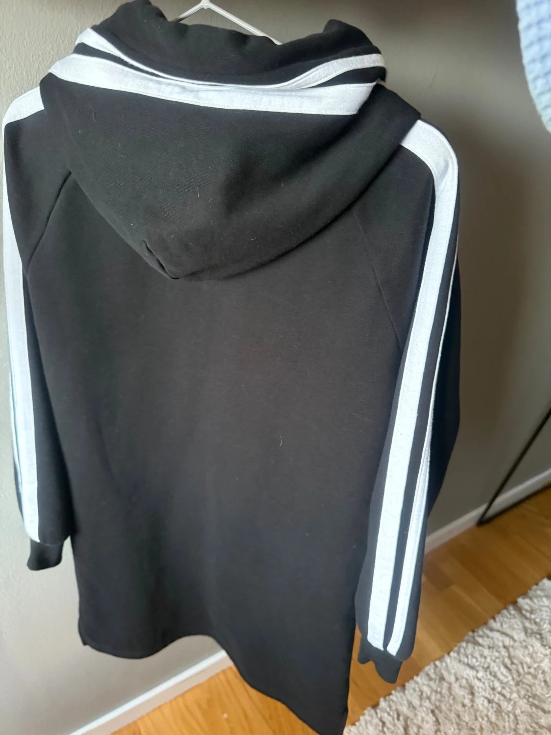 Svart hoodieklänning Real Homegirls - 1