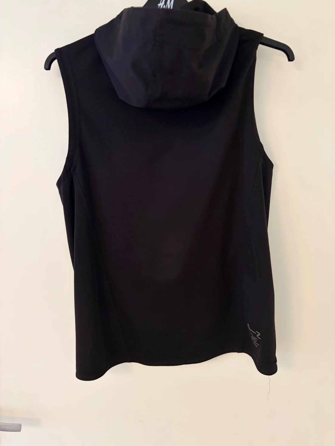 Svart träningsväst med huva från A-Z - 1