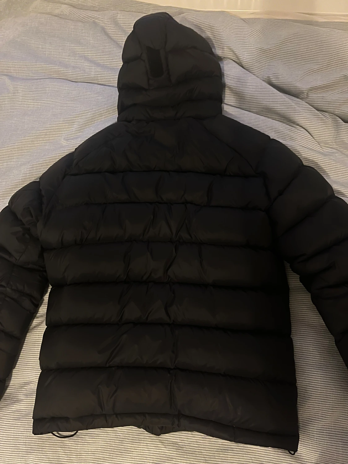 Svart dunjacka Peak Performance - 2