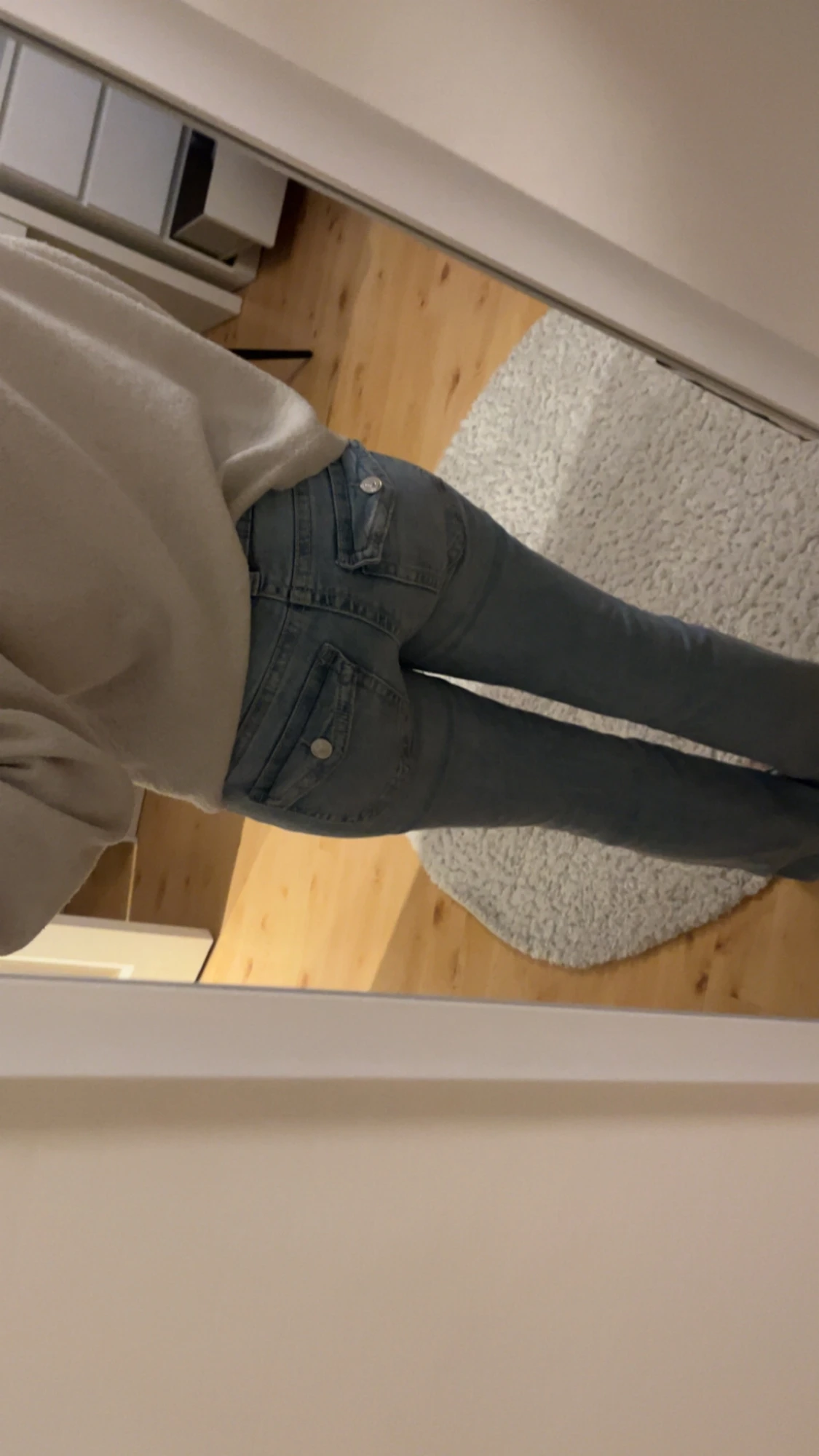 omsydda lågmidjade jeanse  - 1