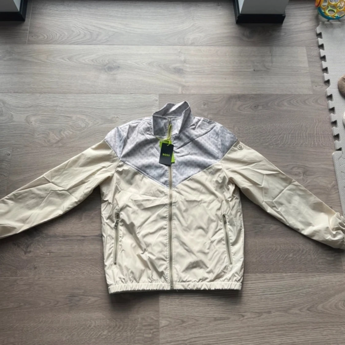 Beige vindjacka från BOSS - 1