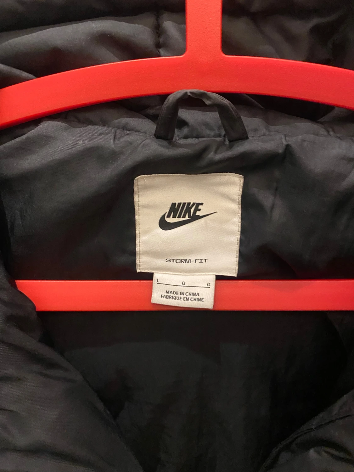 Svart pufferjacka från Nike Storm-FIT - 2