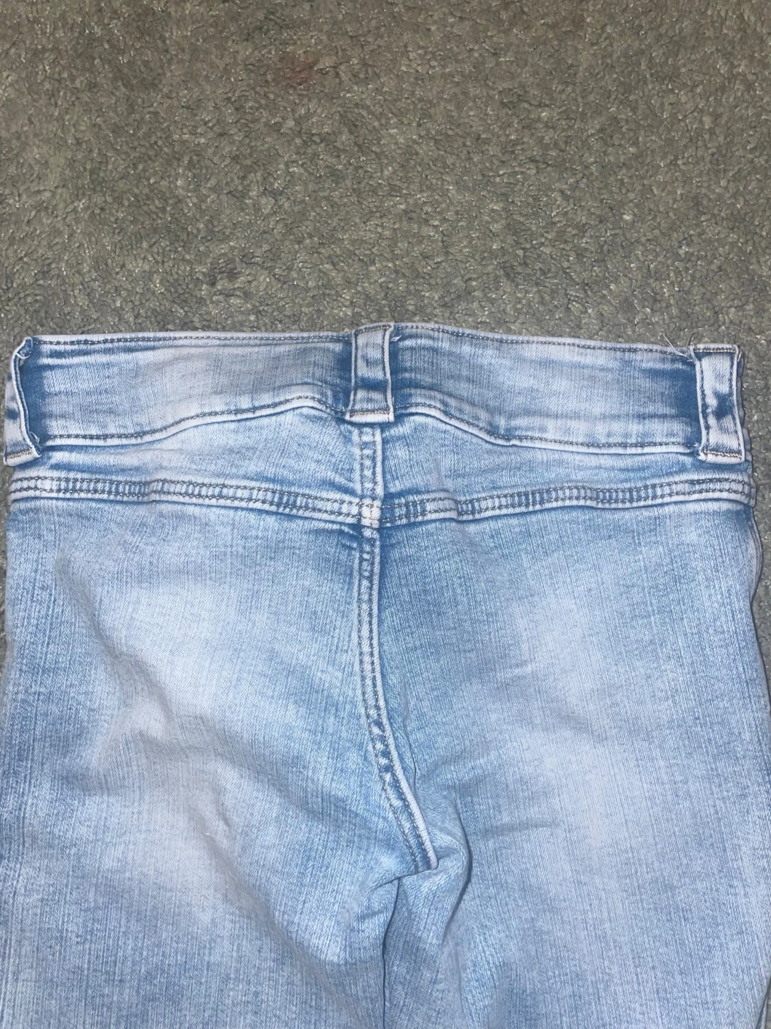 Bootcut ljusblå jeans med låg midja - 1