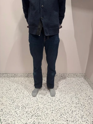 Nudie jeans  - Nudie jeans - Modell: Sleepy Sixten - Storlek: W28/L28 - skick: 9/10 - Nypris runt 2000kr 