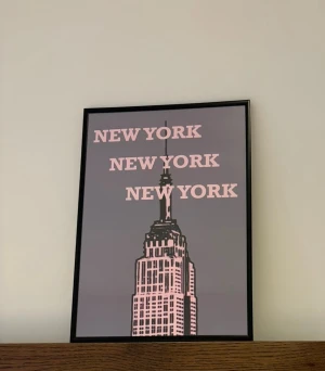 New York - Poster ”New York” 🗽 Går att beställa här eller på vår Vinted @designauf, använd gärna köp nu!