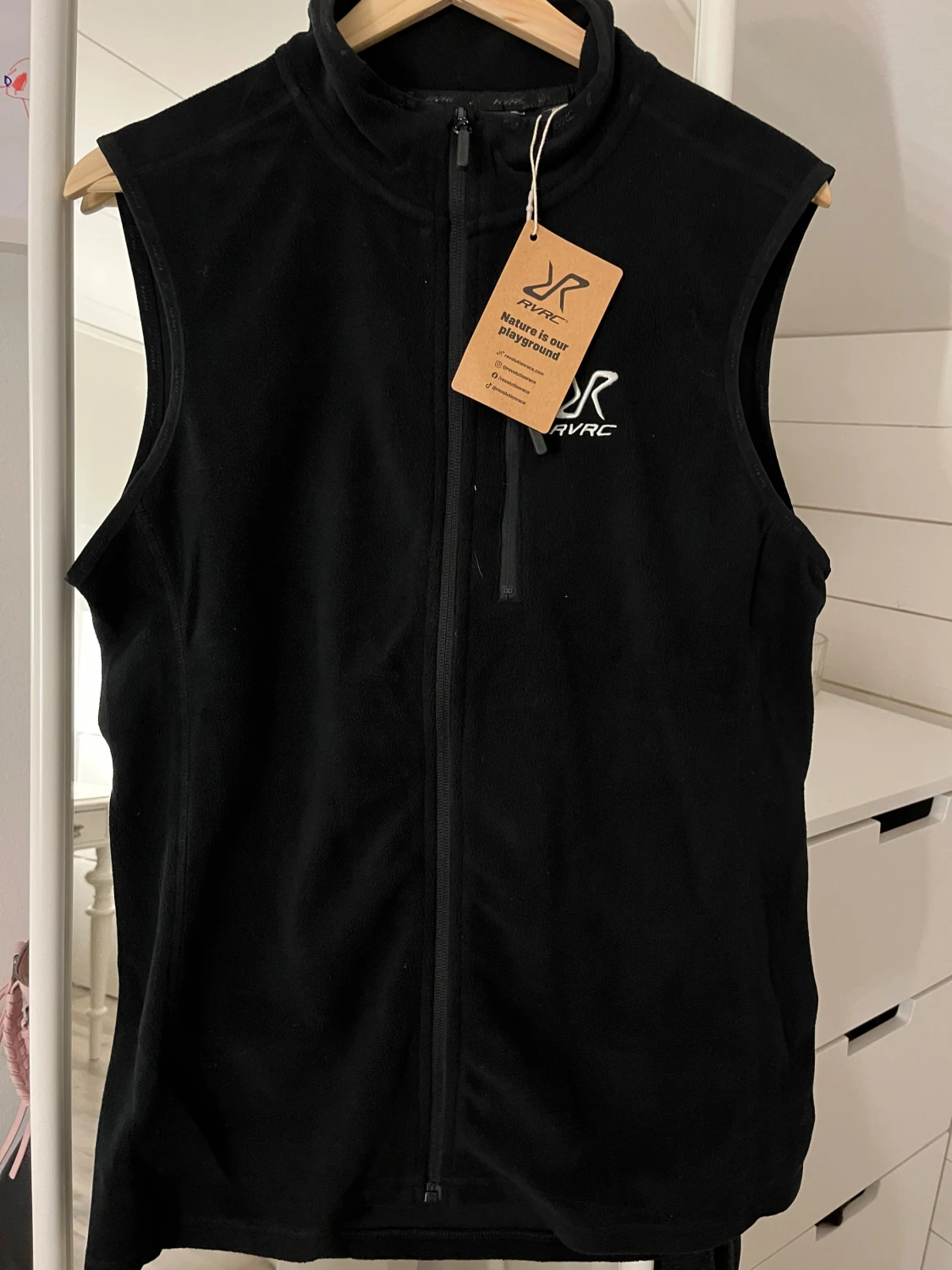 Svart fleeceväst från RVRC
