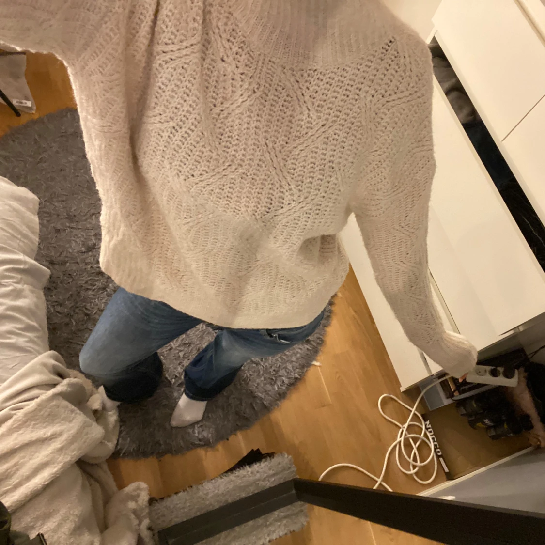 Beige stickad polotröja med mönster - 3