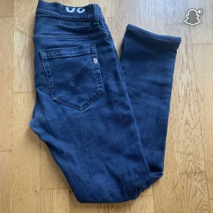Dondup George  - Dondup George jeans i storlek W30 fint skick. Bara att skriva vid minsta lilla