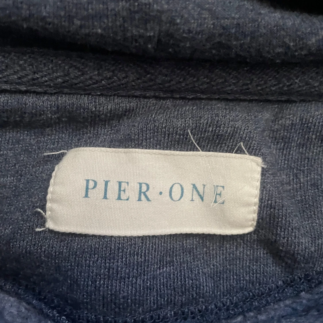 Mörkblå hoodie från Pier One - 2