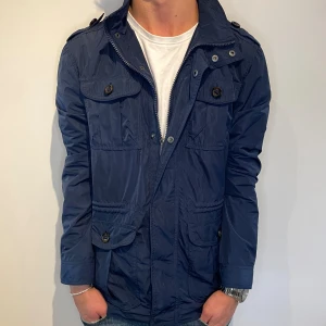 Field Jacka  - Extremt snygg och i perfekt skick | Strl - S | Nypris - ca 1750kr | Skick - 10/10 | Vid minsta lilla fundering är det bara att skriva !