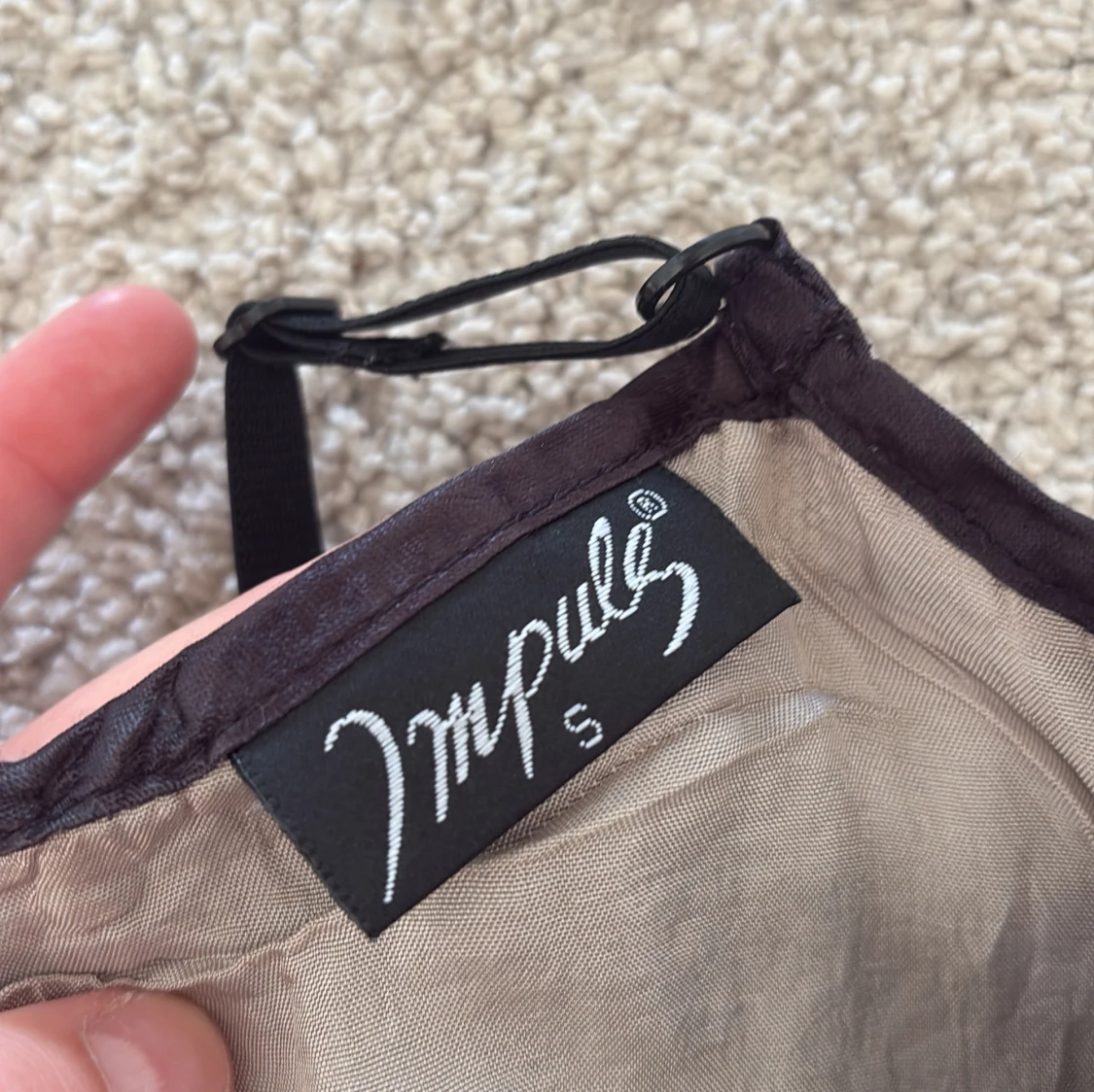 Svart spetsklänning från Impulz - 2