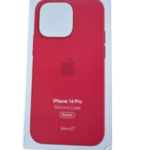 iPhone 14 Pro silikonskal rött - Snygg ny Apple silikonskal till iPhone 14 Pro skriv för flera bilder.
