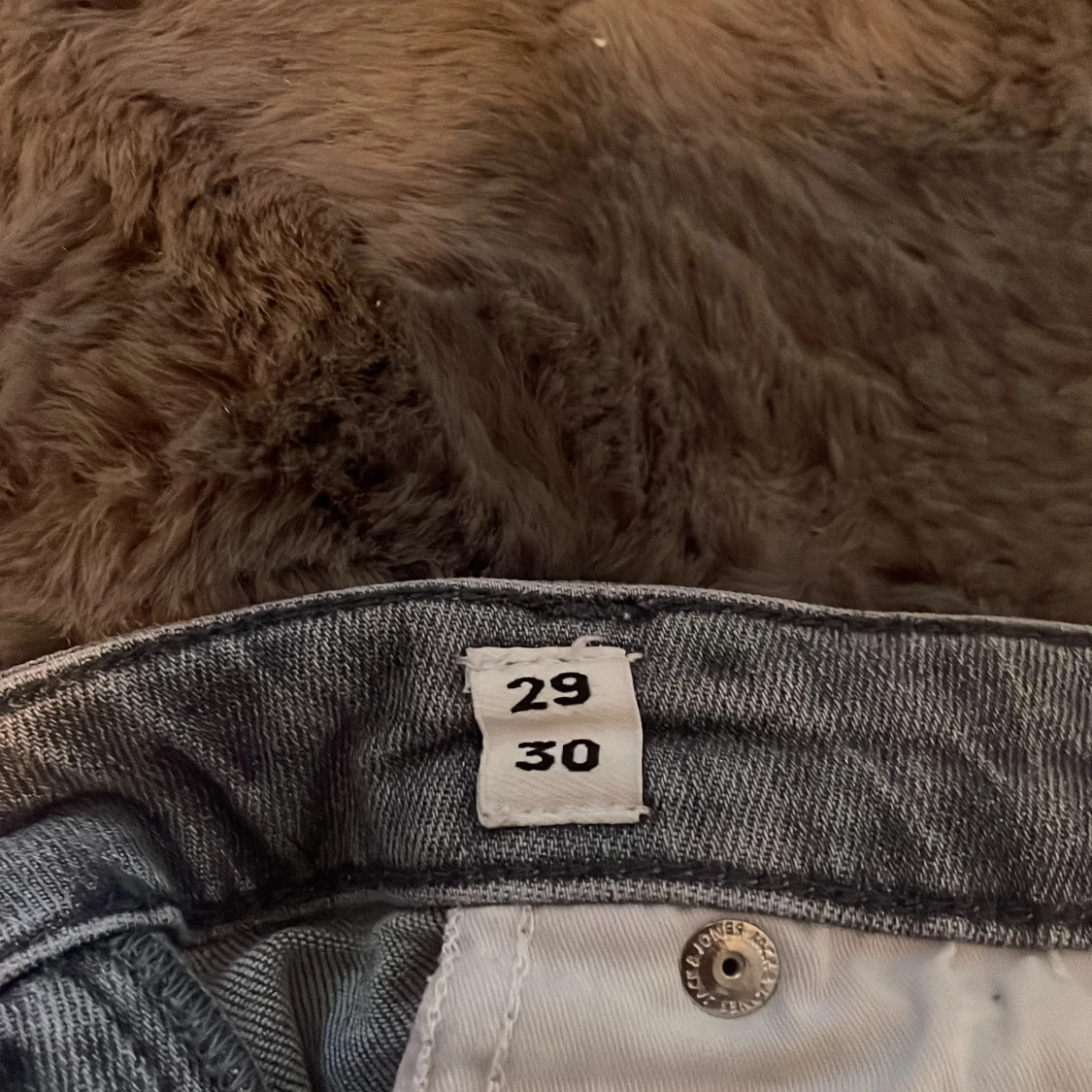 Ljusgrå jeans från Jack & Jones 29/30 - 1