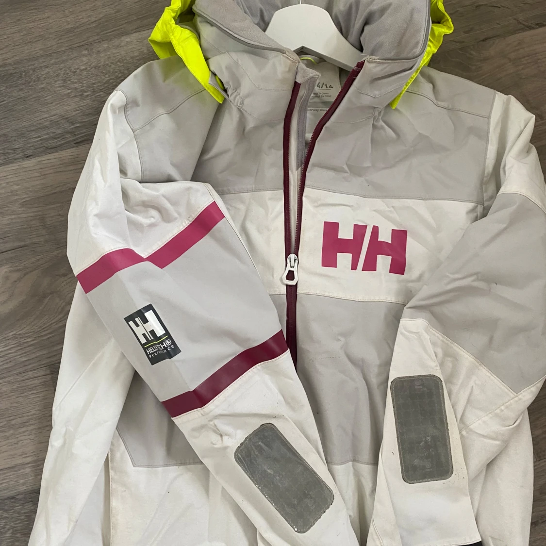 Vit vindjacka Helly Hansen med huva - 4