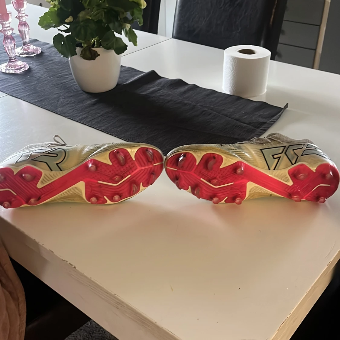 Puma grå fotbollsskor med snörning - 4