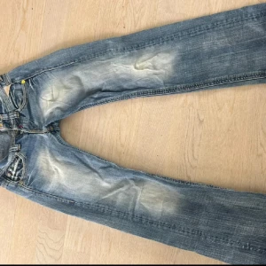 Replay jeans - Säljer då de är för små på mig,de är i längd 32