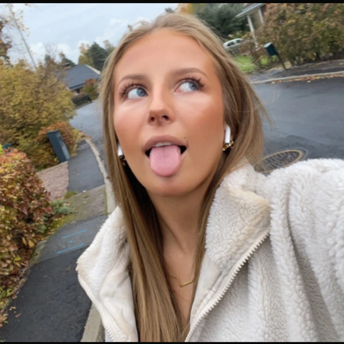 Beige teddyjacka med dragkedja - 1