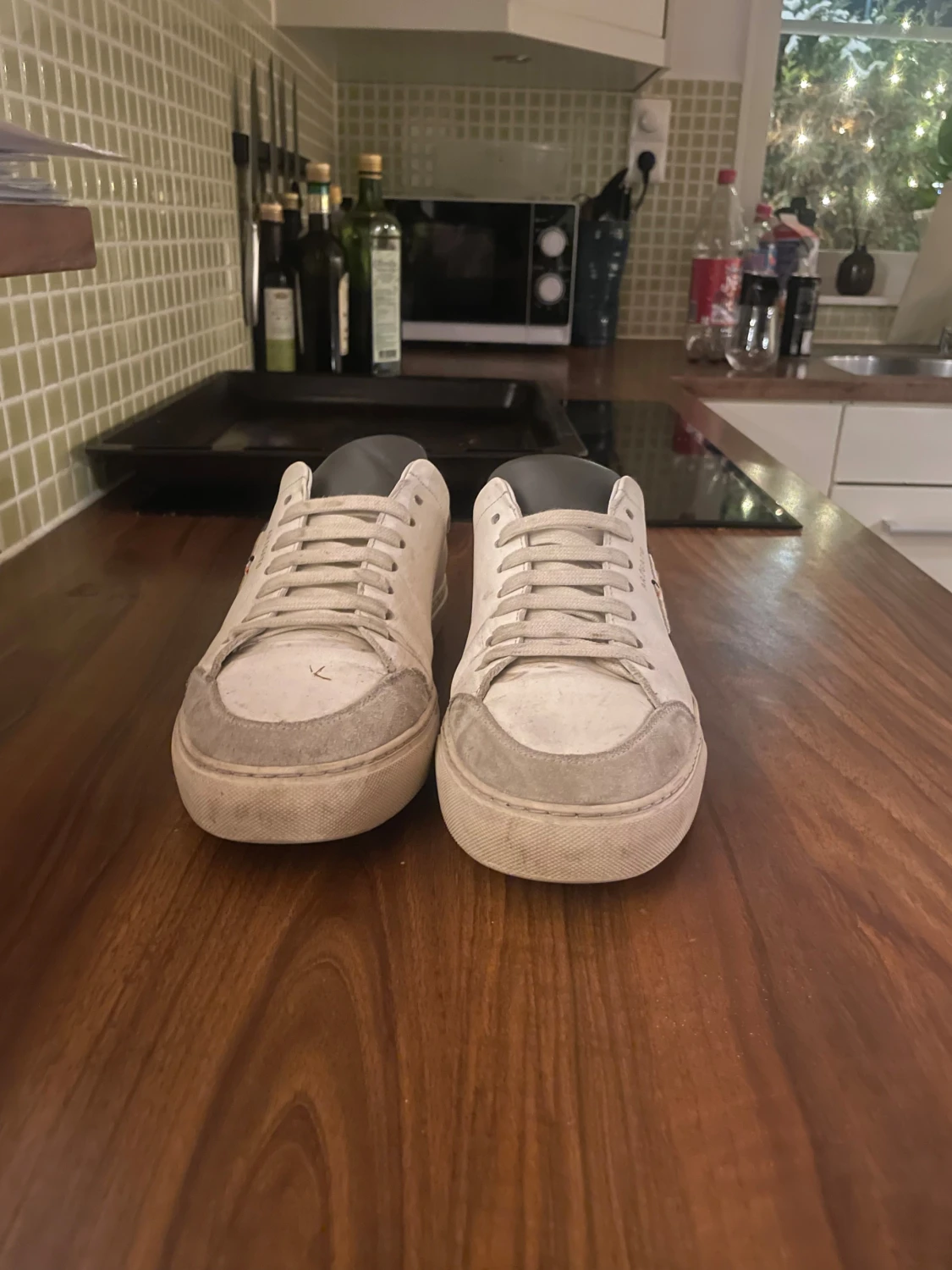 Vit sneaker från Axel Arigato med fågel - 1