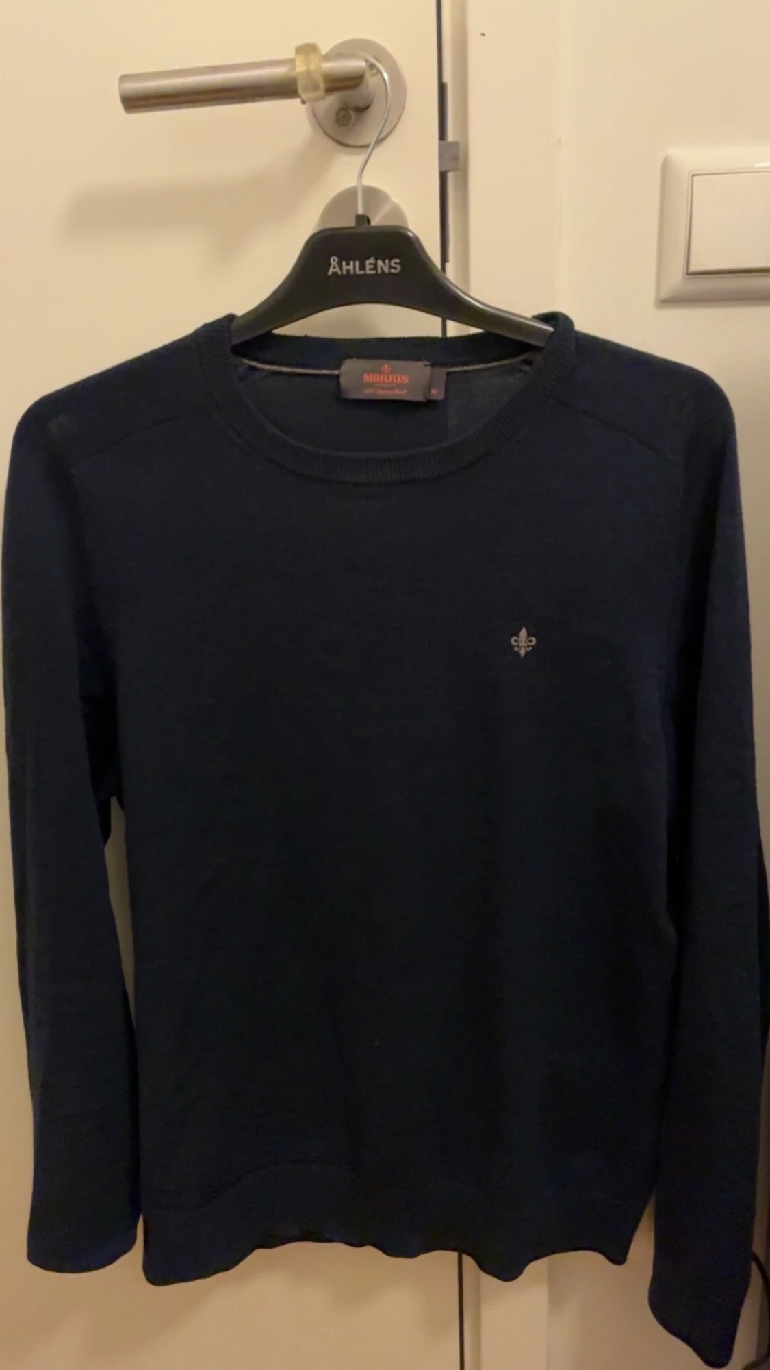 Mörkblå stickad tröja Morris