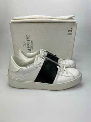 Valentino skor  - BLACK FRIDAY REA!! Valentino skor. Hör av dig vid frågor