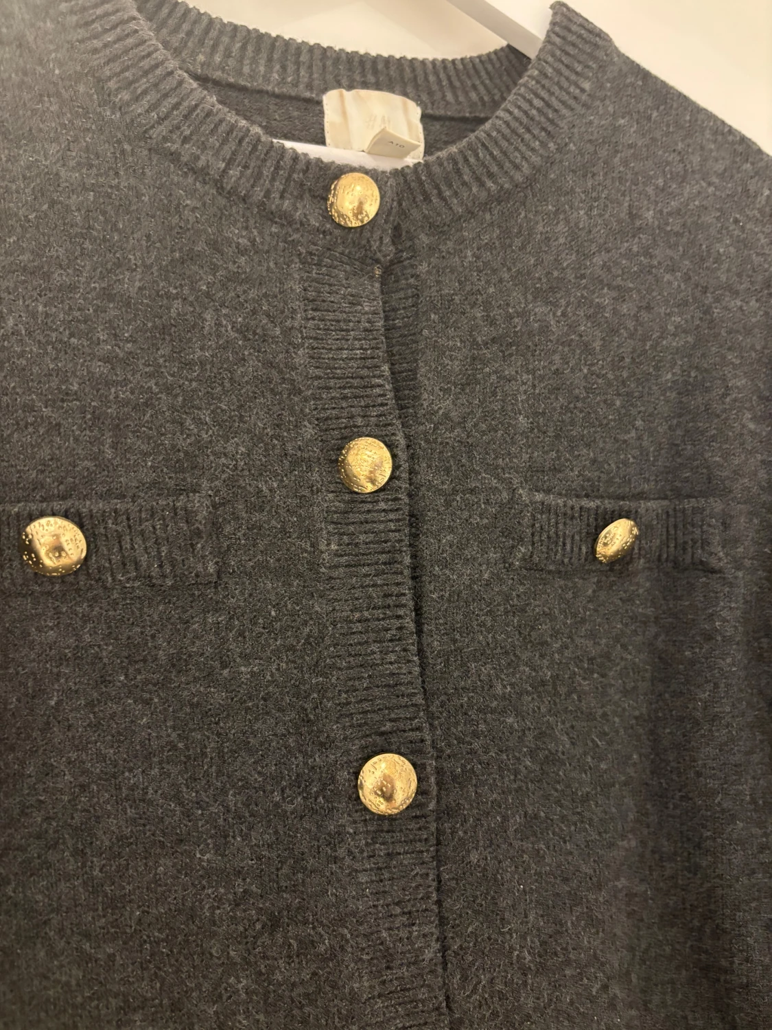 Mörkgrå kofta med guldknappar H&M - 1