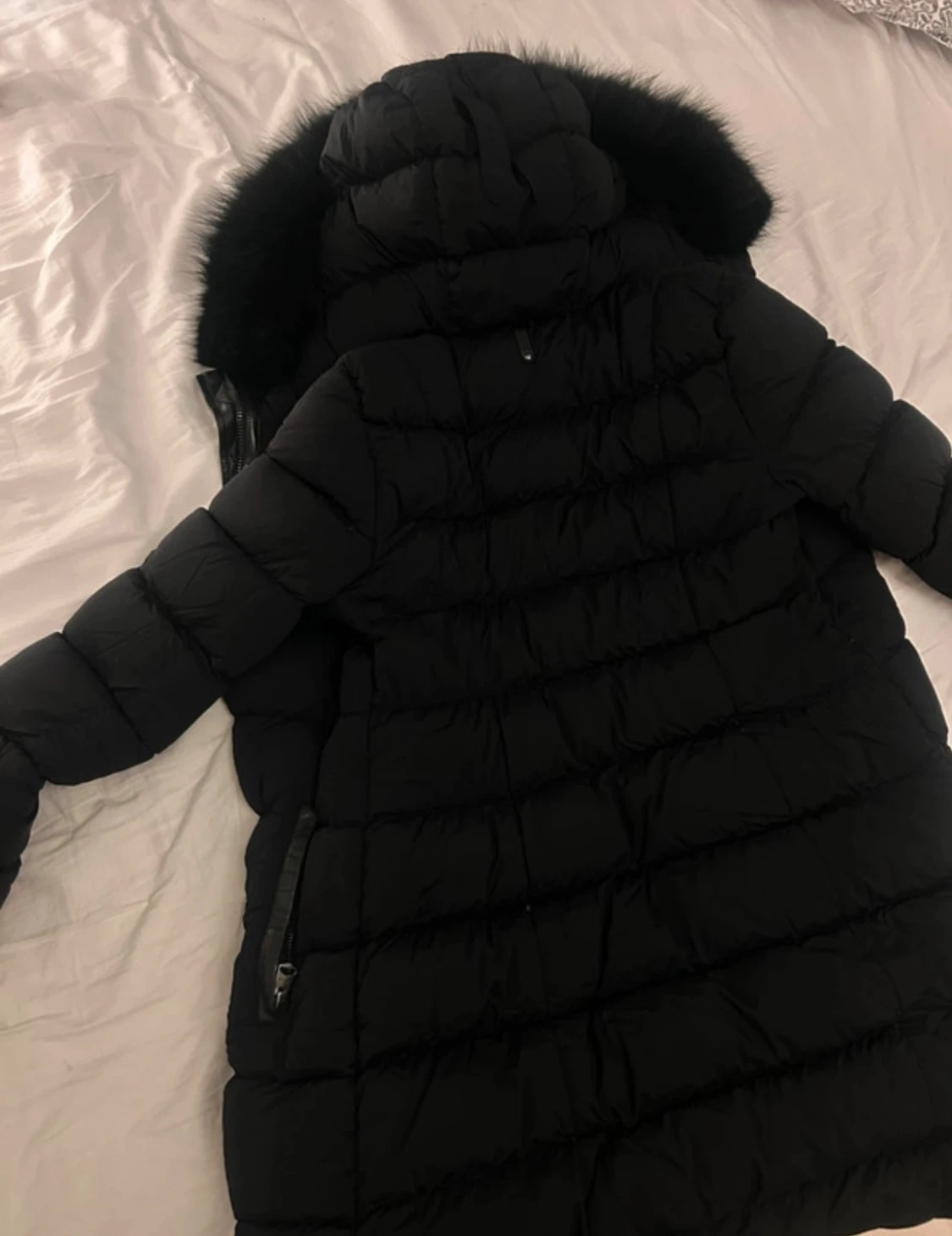 Svart lång dunjacka från Mackage - 1