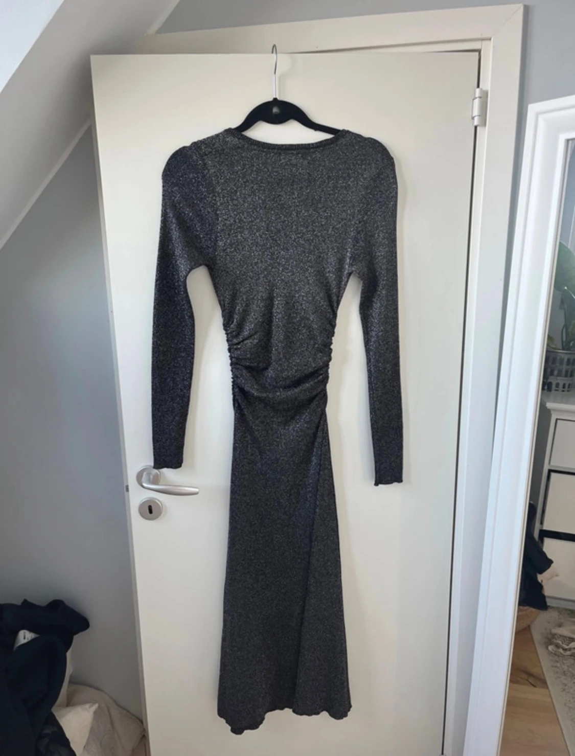 Glittrig långklänning från Bubbleroom - 1