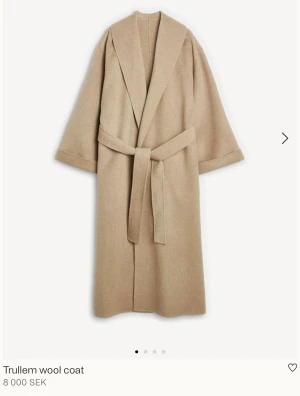 By Malene Birger kappa - Vill kolla intresset på min by malene birger kappa som är använd 2 gånger och är i nyskick! Köpt för 8000 förra vintern