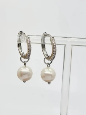 Handgjorda örhängen  - Material-rostfritt stål. Utan smyckesask!