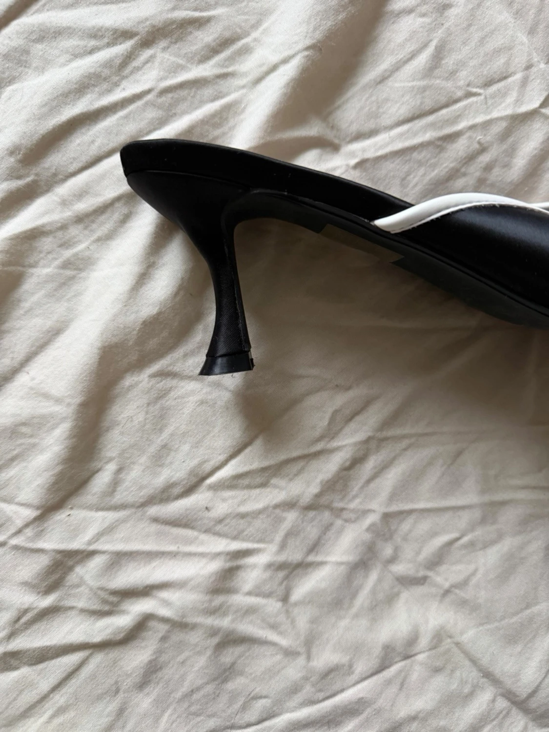 Svarta klackade sandaler från Nelly - 1