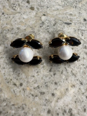 CC örhängen  - Helt nya!