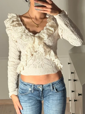 Volang spetstopp Zara  - Passar xs/s. Färg: off white. Kolla in min profil, följ för fler plagg🙌