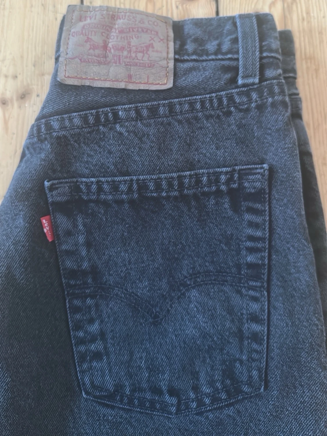 Levi's 501 svarta jeans straight fit
